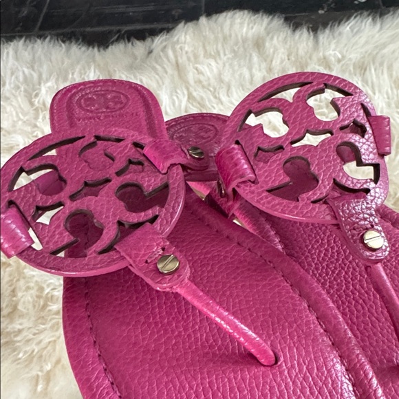Tory Burch Logo Sandals - Picture 6 of 6